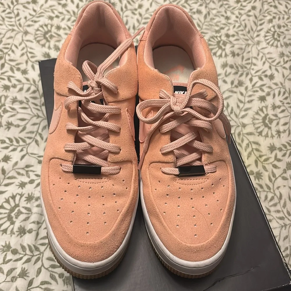 Pink Air Force 1 - Picture 4 of 6